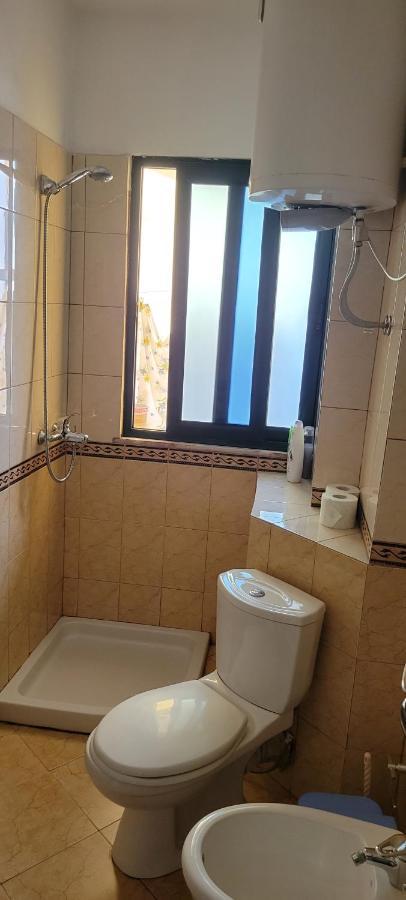 Charming Apartment Lushnje Ngoại thất bức ảnh